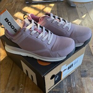 BOGS Women's Misty Rose Sneakers size 7.5 Comp Toe